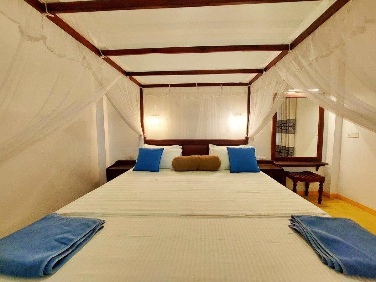 Sweden Inn Guesthouse Hikkaduwa Extérieur photo