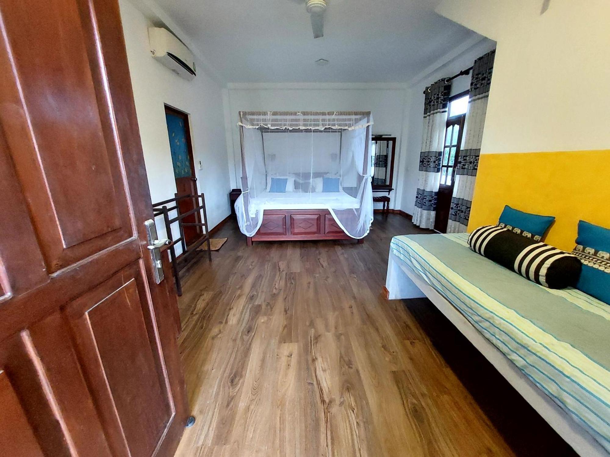 Sweden Inn Guesthouse Hikkaduwa Extérieur photo