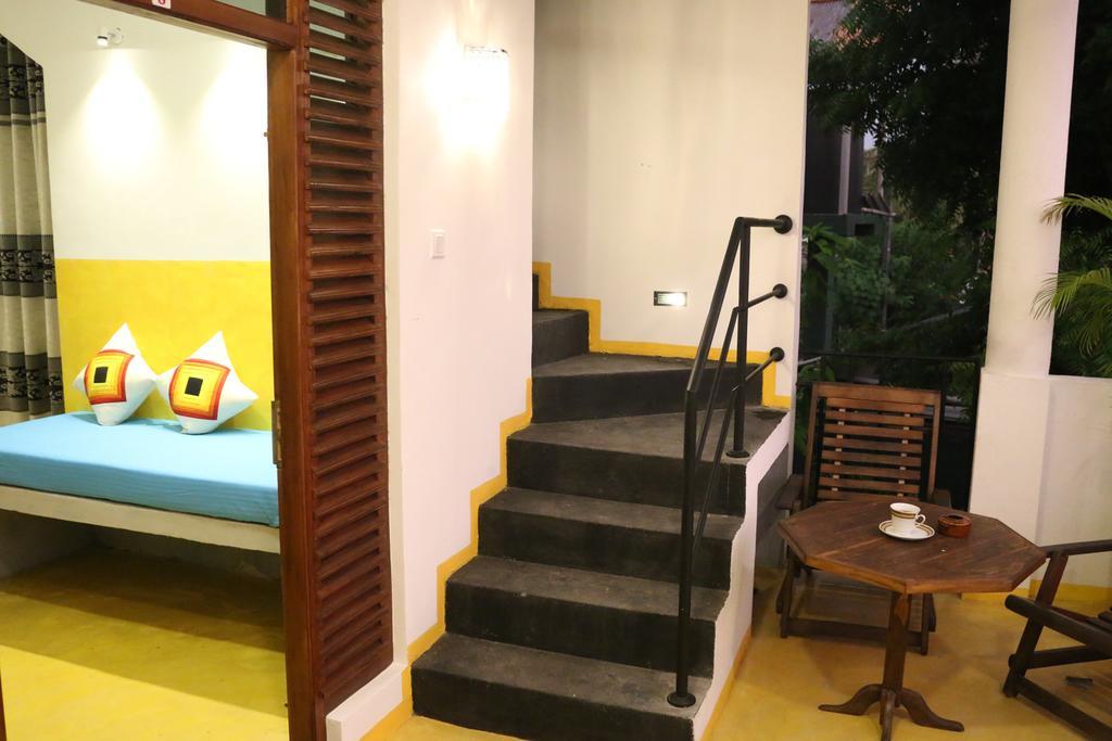 Sweden Inn Guesthouse Hikkaduwa Extérieur photo